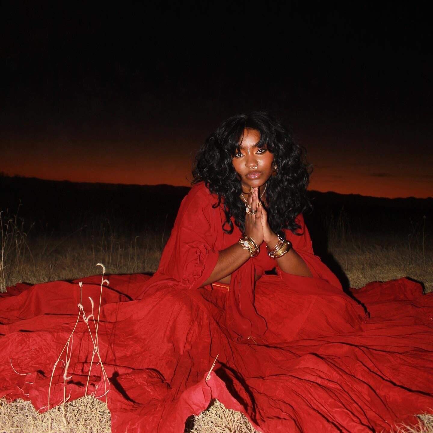 2E5DBDA8-FB7D-4BF4-BCE5-31F441F72098 (4) - yasmine hunter artBursts Logo